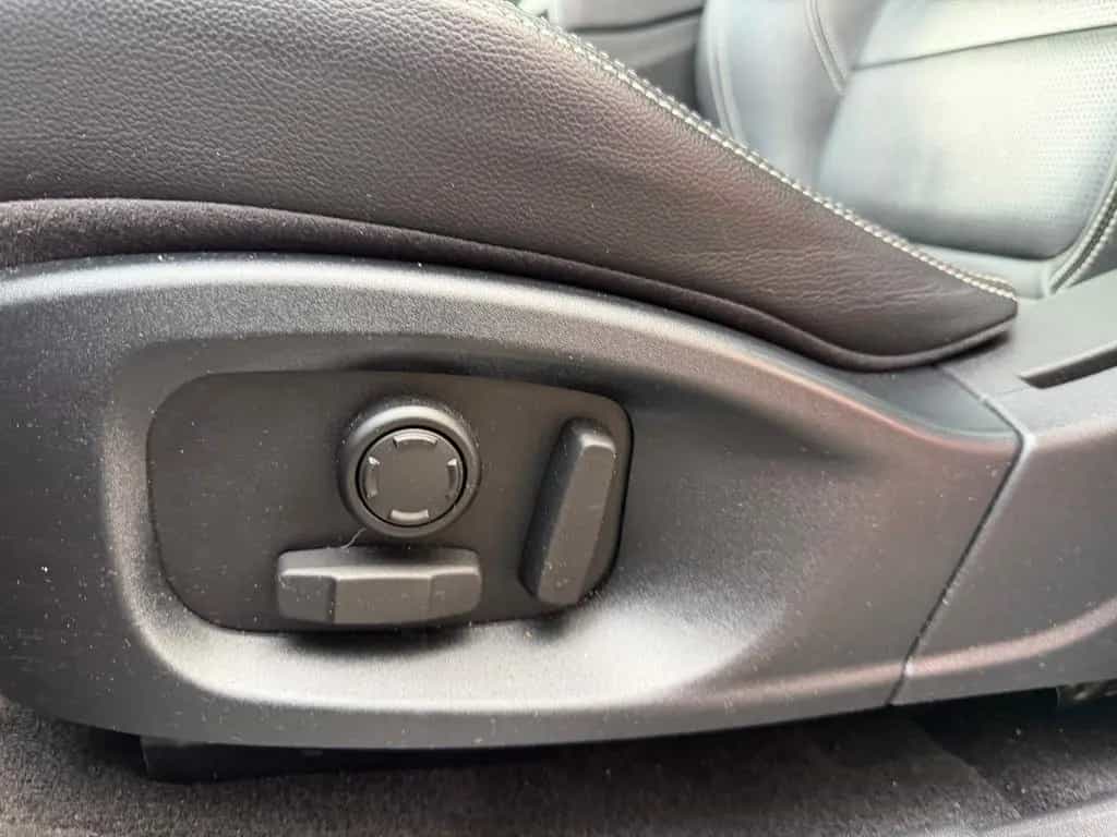 Jaguar E-Pace R-Dynamic SE AWD~LED~ACC~PANO 08/2018-photo-22