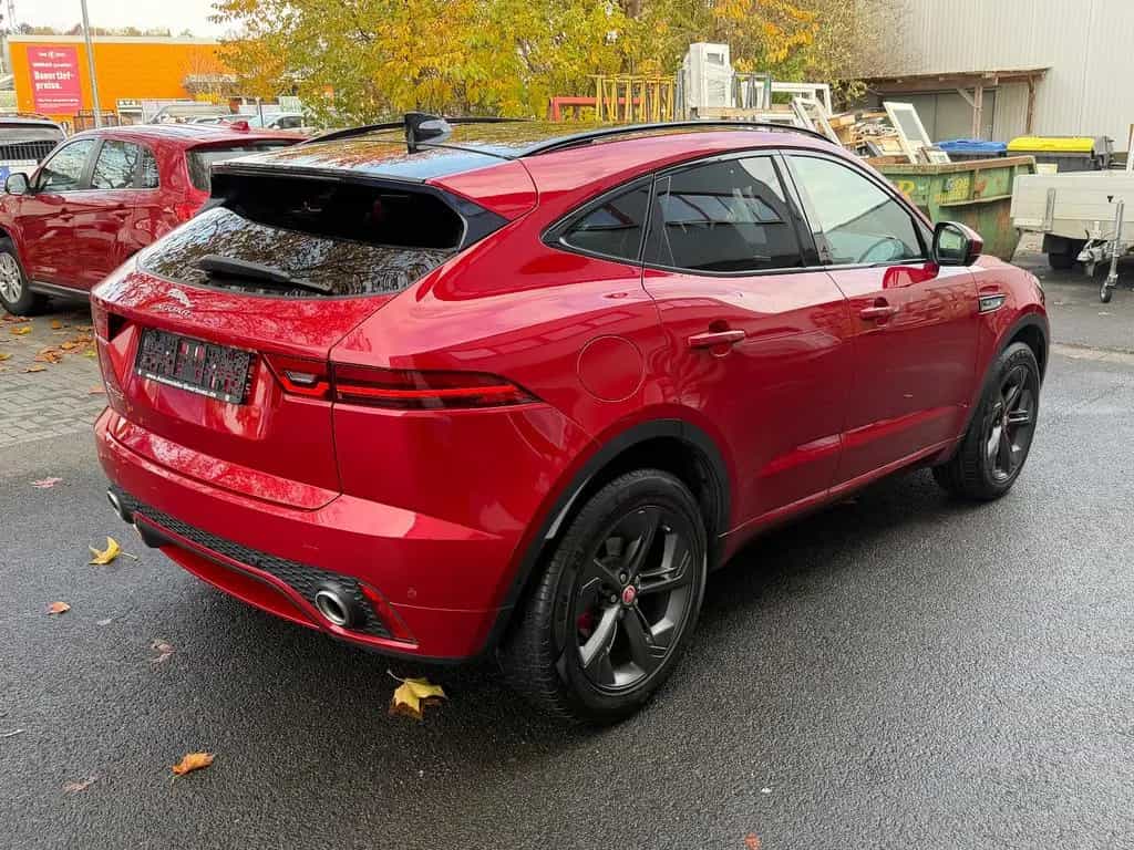 Jaguar E-Pace R-Dynamic SE AWD~LED~ACC~PANO 08/2018-photo-2