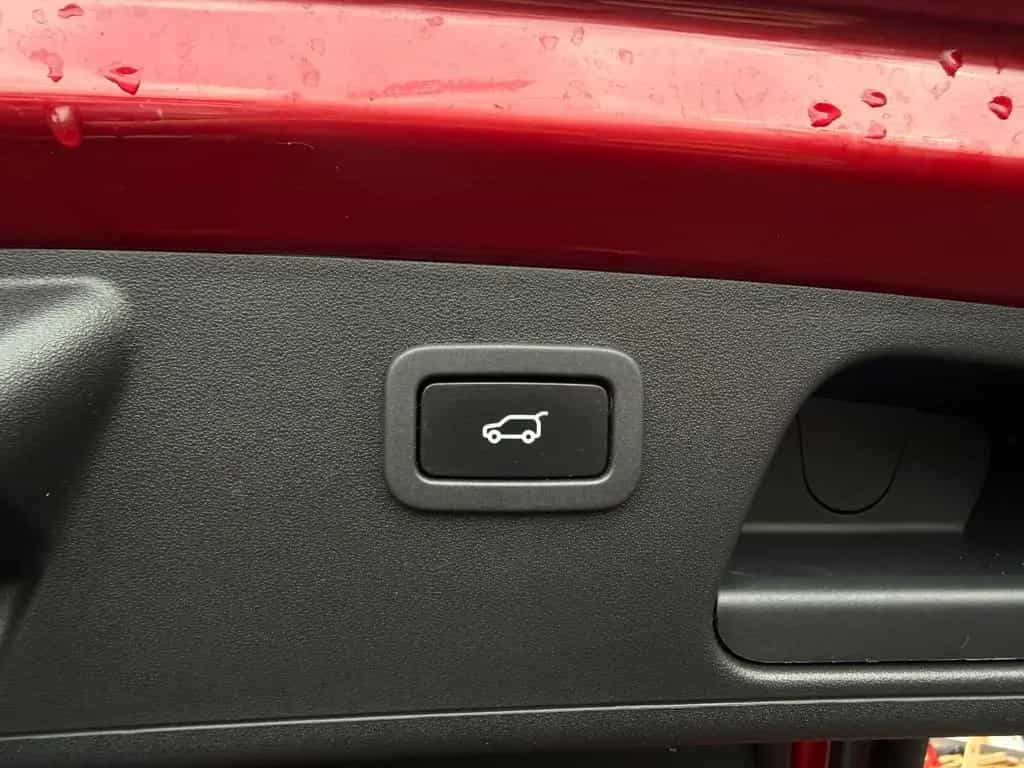 Jaguar E-Pace R-Dynamic SE AWD~LED~ACC~PANO 08/2018-photo-5