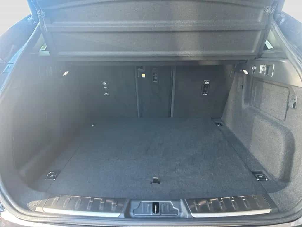 Jaguar F-Pace 360*Leder* SpurH*19''*LED *WinterP 03/2021-photo-14