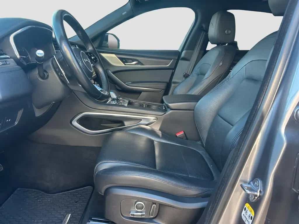 Jaguar F-Pace 360*Leder* SpurH*19''*LED *WinterP 03/2021-photo-6