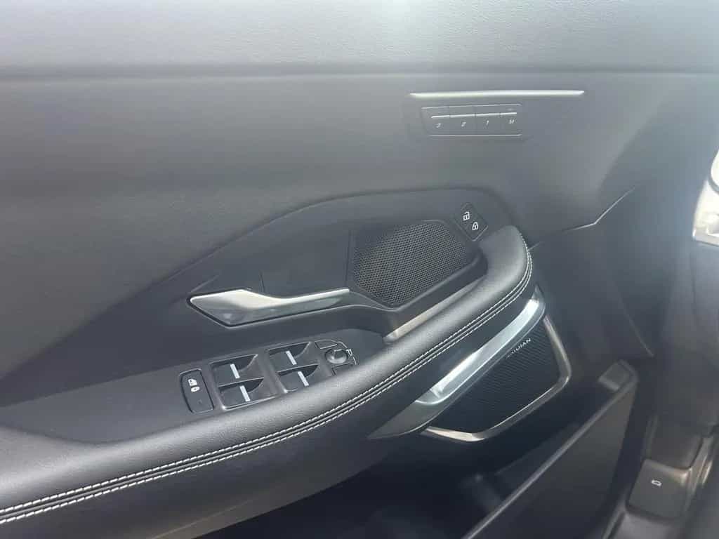 Jaguar E-Pace D200 R-Dynamic LED*ACC*KEYLESS*PANO*WinP* 03/2022-photo-14