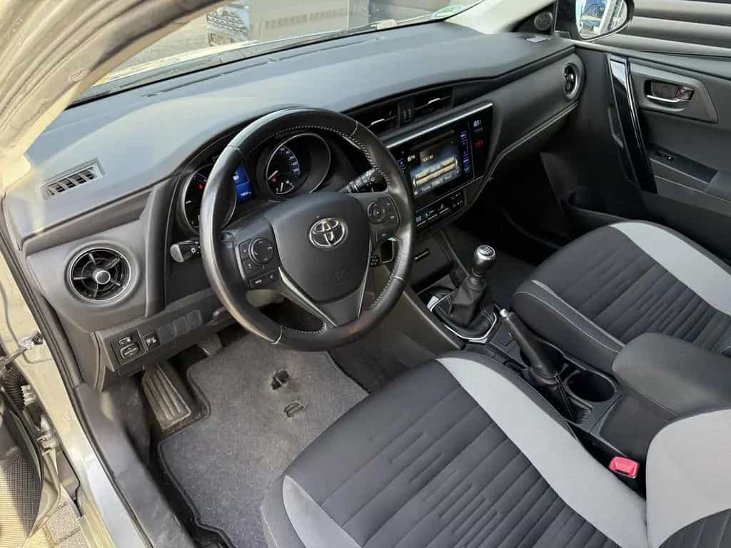 Toyota Auris Touring Sports 1.2 Design Edition 01/2016-photo-14