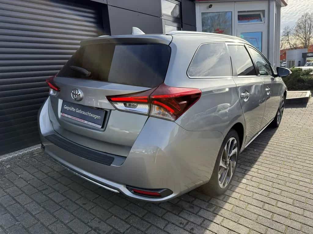 Toyota Auris Touring Sports 1.2 Design Edition 01/2016-photo-15