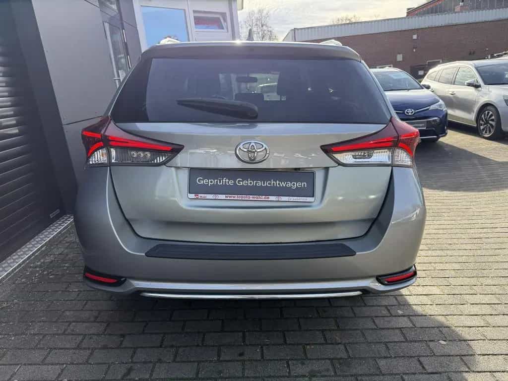 Toyota Auris Touring Sports 1.2 Design Edition 01/2016-photo-16