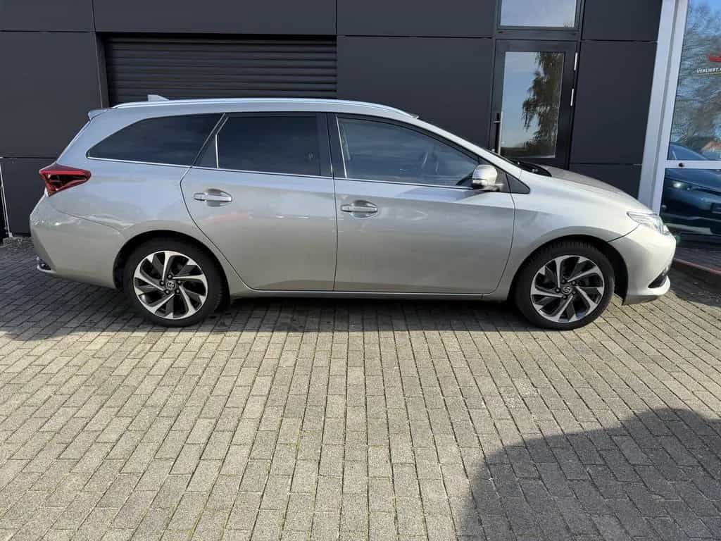 Toyota Auris Touring Sports 1.2 Design Edition 01/2016-photo-17