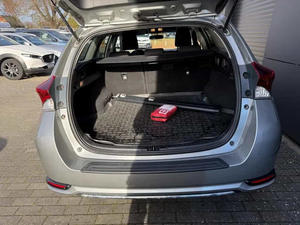 Toyota Auris Touring Sports 1.2 Design Edition 01/2016-photo-4