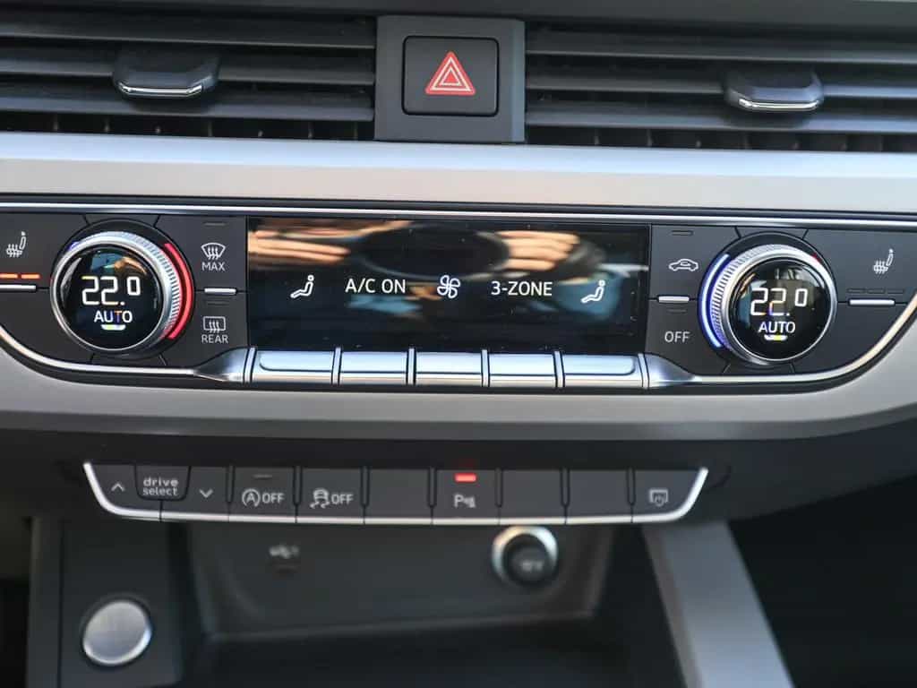 Audi A4 Avant advanced 40 TFSI S tronic PANO LED NAVI 11/2021-photo-13