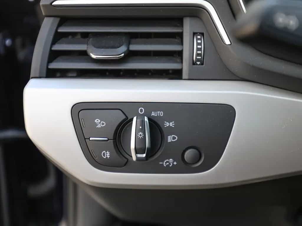 Audi A4 Avant advanced 40 TFSI S tronic PANO LED NAVI 11/2021-photo-28