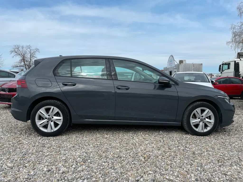Volkswagen Golf VIII Lim. 1.5 eTSI LED PDC Ambiente 05/2023-photo-6