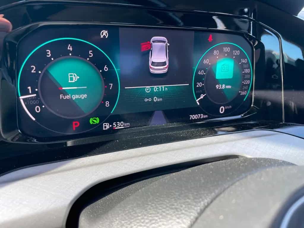 Volkswagen Golf VIII Lim. 1.5 eTSI LED PDC Ambiente 05/2023-photo-8
