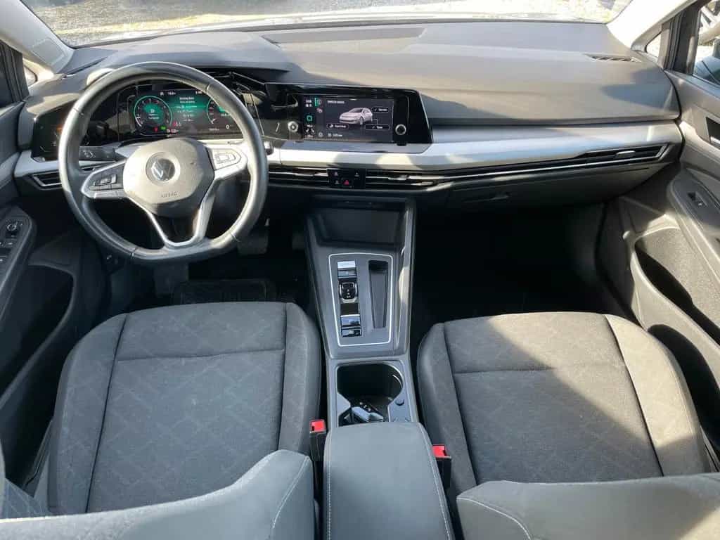 Volkswagen Golf VIII Lim. 1.5 eTSI LED PDC Ambiente 05/2023-photo-9