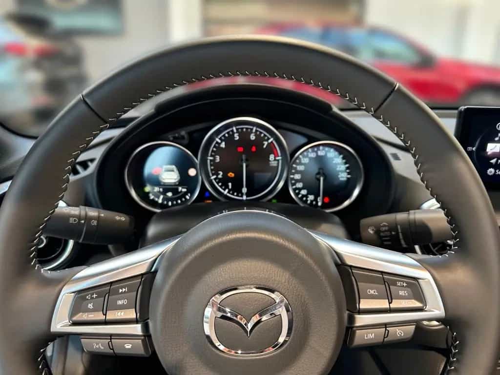Mazda MX-5 Exclusive-Line RF 11/2025-photo-11
