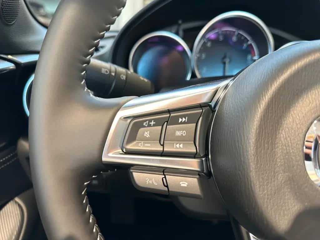 Mazda MX-5 Exclusive-Line RF 11/2025-photo-12