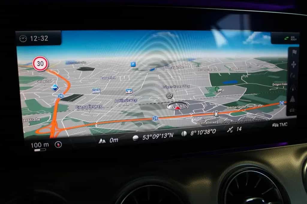 Mercedes-Benz E-Class Coupe LED Leder Panorama Widescreen 360° 03/2018-photo-10