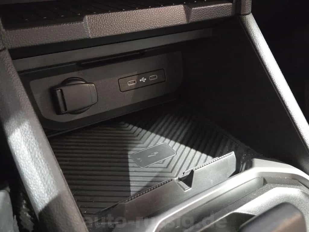 Dacia Duster Hybrid 140 Extreme LED*CARPLAY*KAMERA*SHZ 12/2024-photo-17