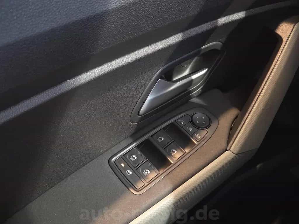 Dacia Duster Hybrid 140 Extreme LED*CARPLAY*KAMERA*SHZ 12/2024-photo-19