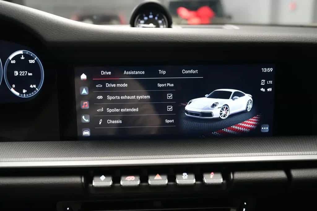 Porsche 911 Carrera 07/2022-photo-37
