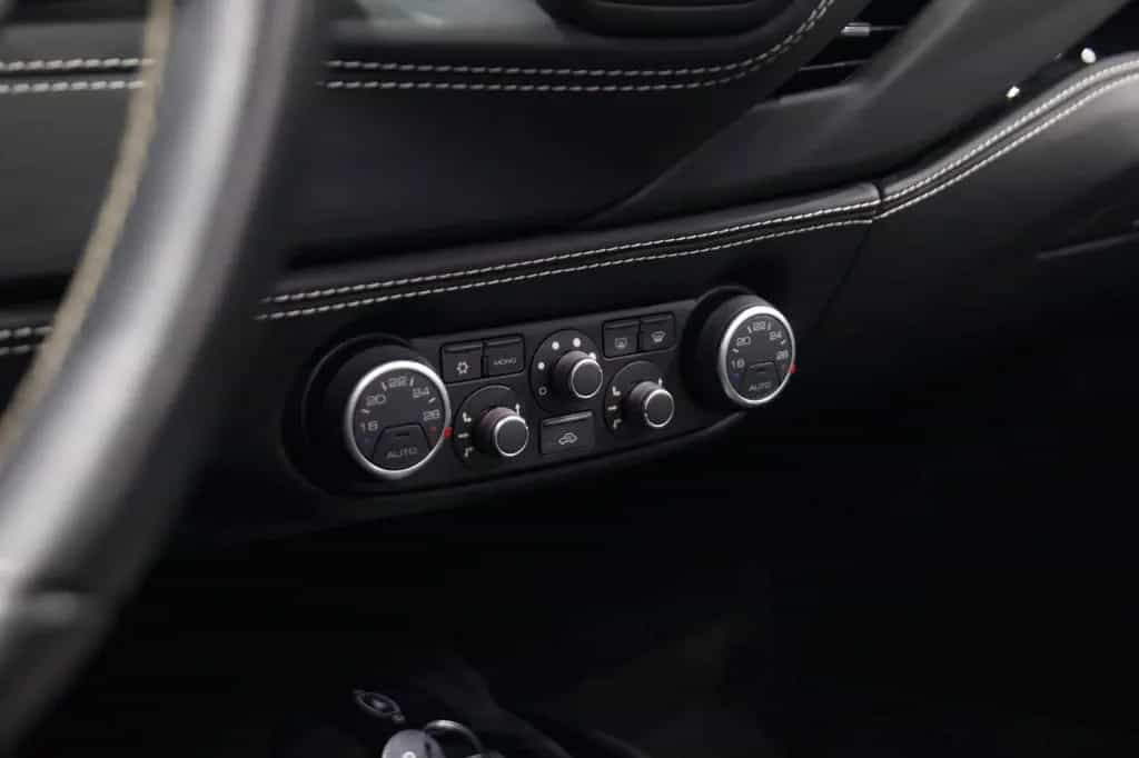 Ferrari 488 Spider *deutsch*Ferrari Power Garantie*U-frei 03/2018-photo-15
