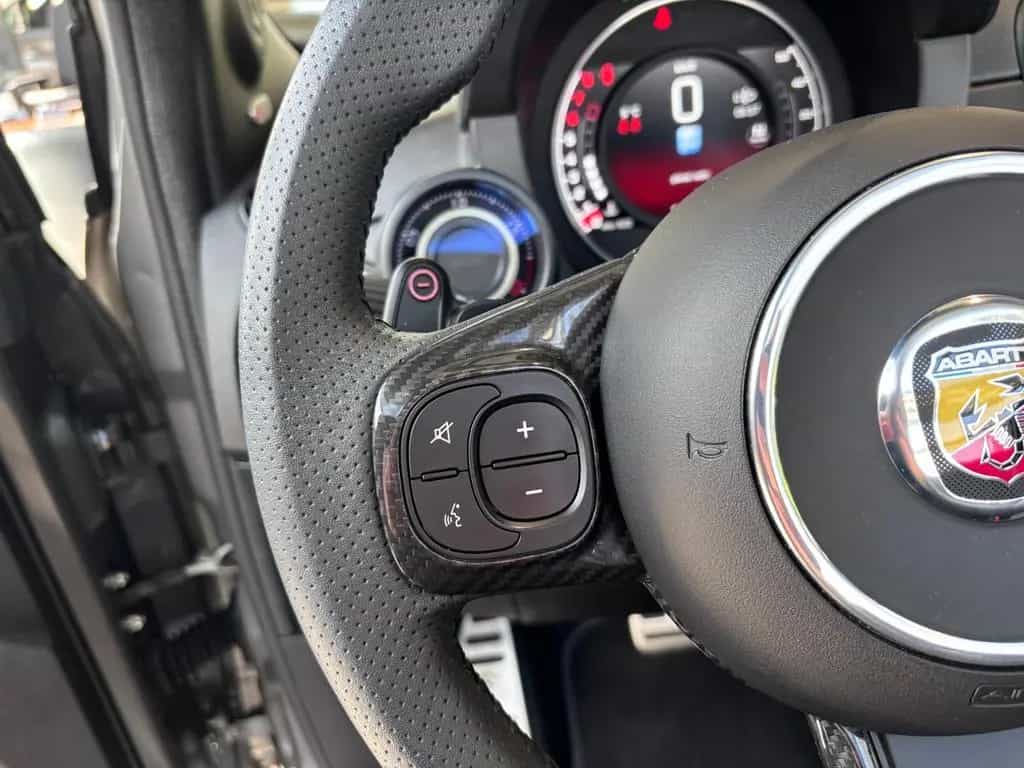Abarth 695C Aut. NAV SHZ BEATS LEDER 03/2024-photo-11