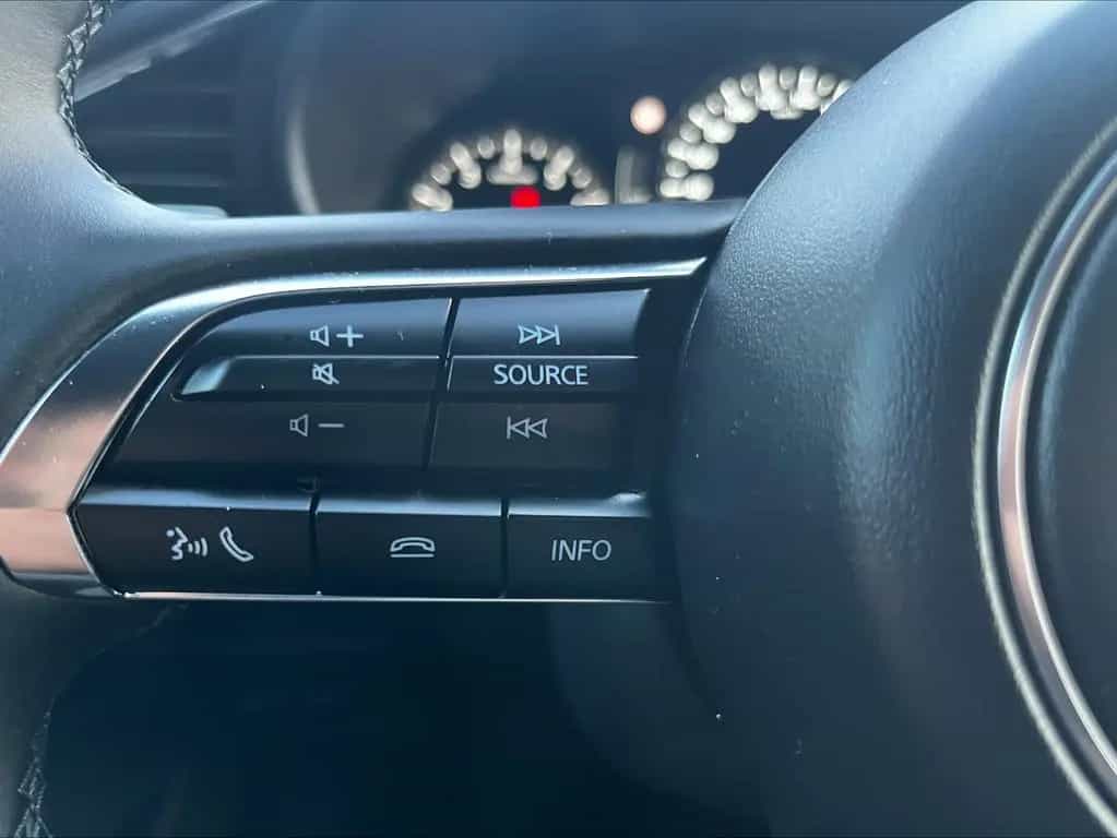 Mazda 3 2.5L e-SKYACTIV G 140ps 6AT FWD Exclusive-line 08/2025-photo-18