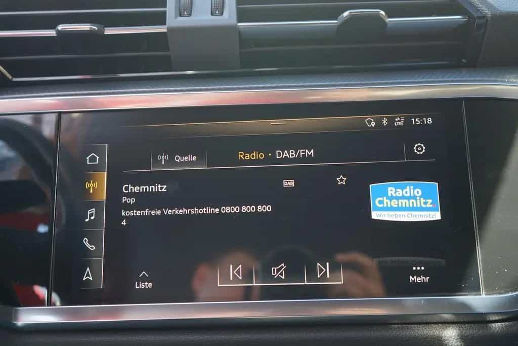 Audi Q3 40 2.0 TFSI DSG quattro S-Line LED Navi PDC 05/2019-photo-11