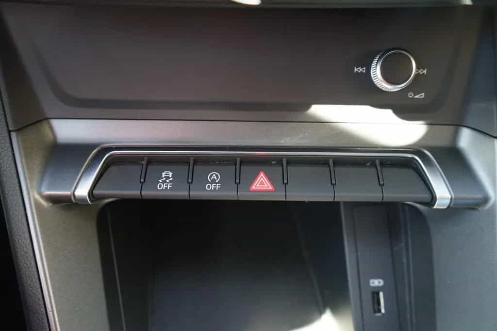 Audi Q3 40 2.0 TFSI DSG quattro S-Line LED Navi PDC 05/2019-photo-14