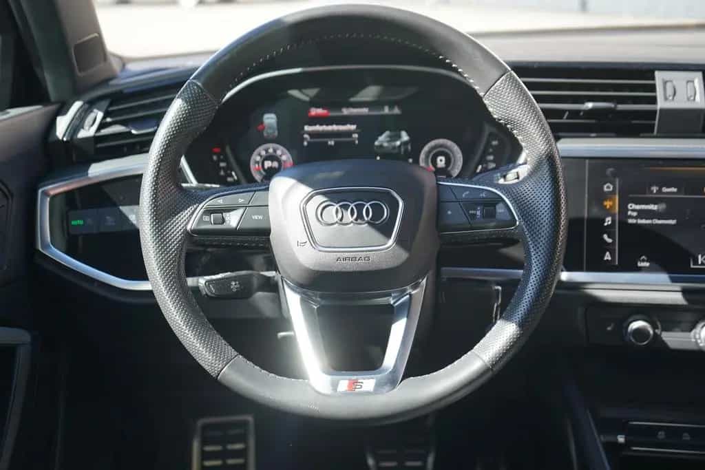 Audi Q3 40 2.0 TFSI DSG quattro S-Line LED Navi PDC 05/2019-photo-17