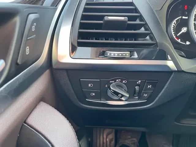 BMW X3 xDrive 20 d xLine AHK NAVI SPURHALTE HUD LED 03/2019-photo-11