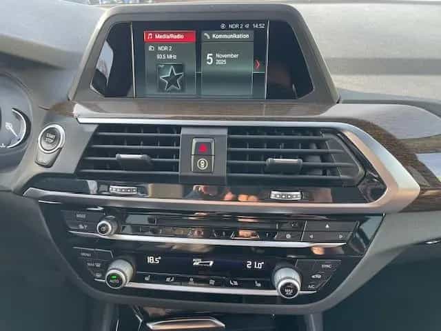 BMW X3 xDrive 20 d xLine AHK NAVI SPURHALTE HUD LED 03/2019-photo-16