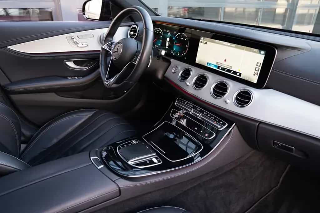 Mercedes-Benz E-Class 400d 4Matic AMG Pano-Burmester-HuD *MB100* 12/2020-photo-11