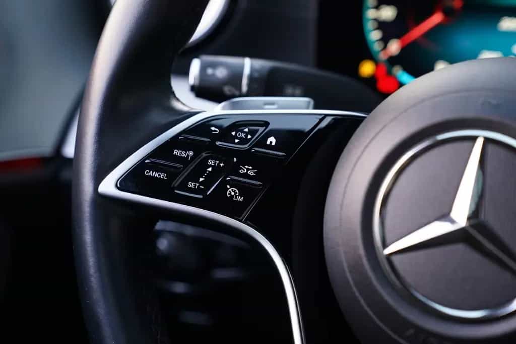 Mercedes-Benz E-Class 400d 4Matic AMG Pano-Burmester-HuD *MB100* 12/2020-photo-22