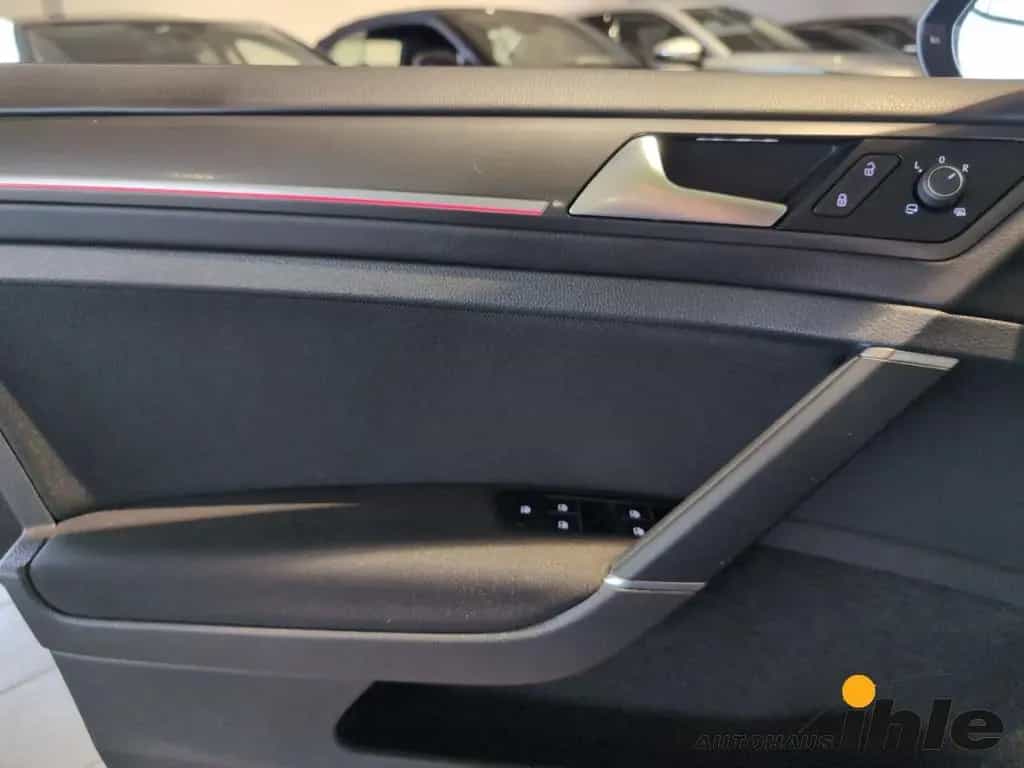 Volkswagen Golf GTI VII Performance 2,0 TSI DSG NAVI+R-FAHR 11/2017-photo-10