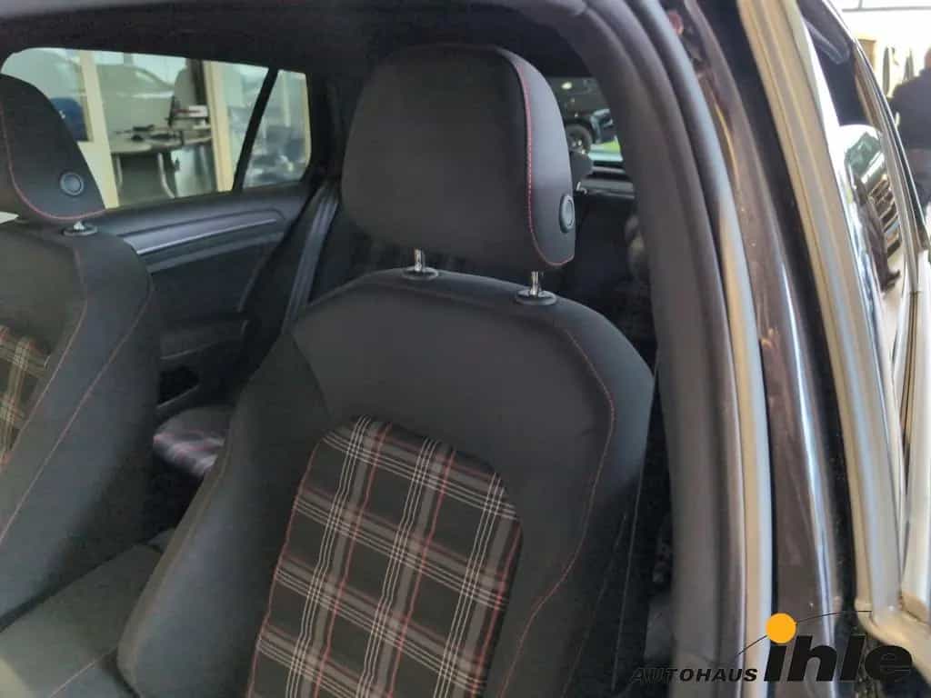 Volkswagen Golf GTI VII Performance 2,0 TSI DSG NAVI+R-FAHR 11/2017-photo-13