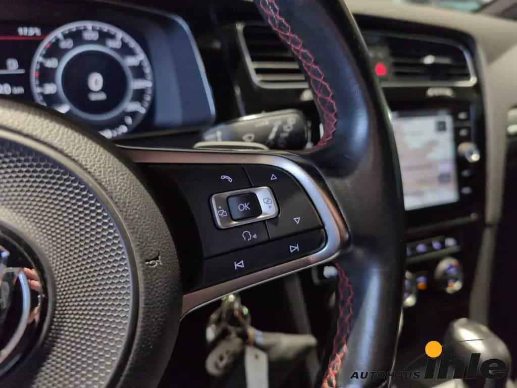 Volkswagen Golf GTI VII Performance 2,0 TSI DSG NAVI+R-FAHR 11/2017-photo-21