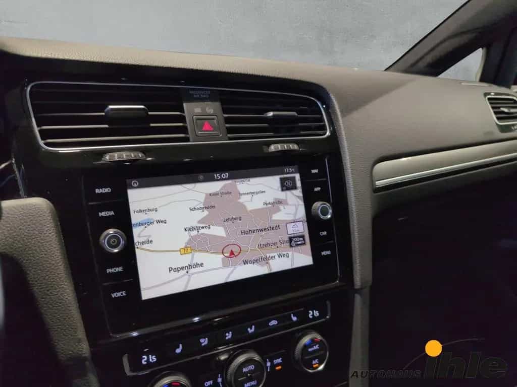 Volkswagen Golf GTI VII Performance 2,0 TSI DSG NAVI+R-FAHR 11/2017-photo-6
