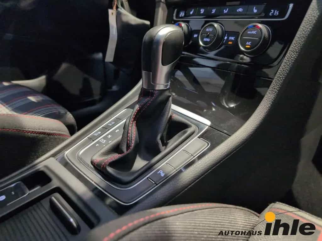 Volkswagen Golf GTI VII Performance 2,0 TSI DSG NAVI+R-FAHR 11/2017-photo-7