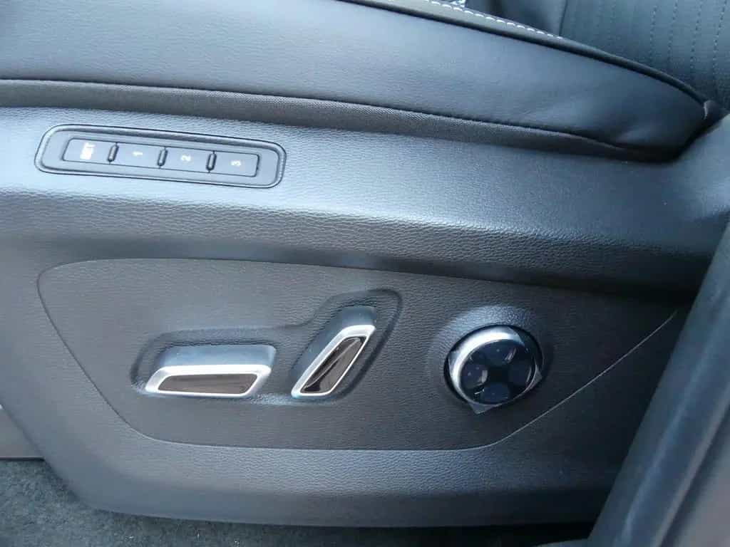 BAIC BJ60 *4WD*Kam 360°*7 Sitze*LED*Pano* 01/2026-photo-15