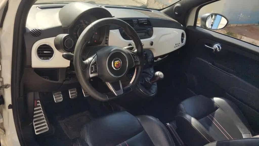 Abarth 500 1.4 Turbo T-Jet 08/2011-photo-4