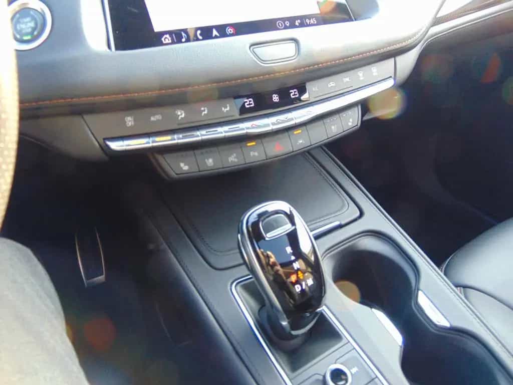 Cadillac XT4 Sport 2.0 Turbo AHK+LED+Navi+SHZ+Panoramadac 07/2023-photo-20