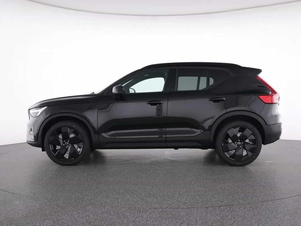 Volvo XC40 B3 Plus Black Edition+ 11/2025-photo-10