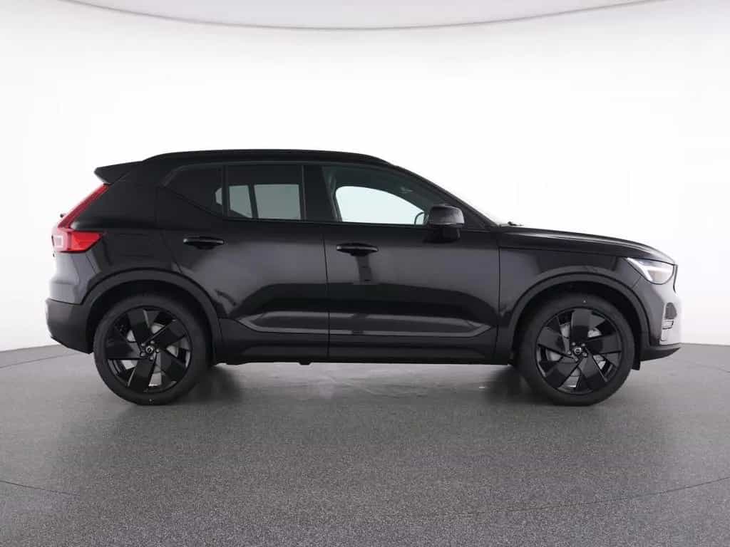 Volvo XC40 B3 Plus Black Edition+ 11/2025-photo-11
