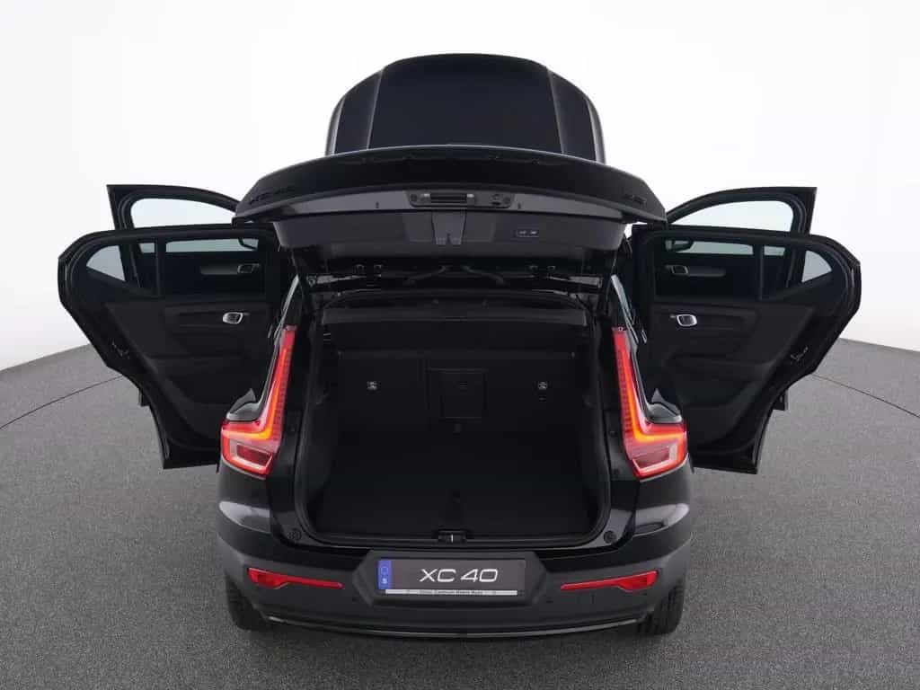 Volvo XC40 B3 Plus Black Edition+ 11/2025-photo-13