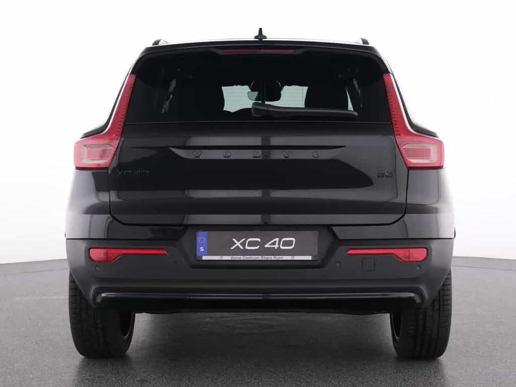 Volvo XC40 B3 Plus Black Edition+ 11/2025-photo-15