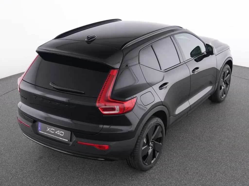 Volvo XC40 B3 Plus Black Edition+ 11/2025-photo-18