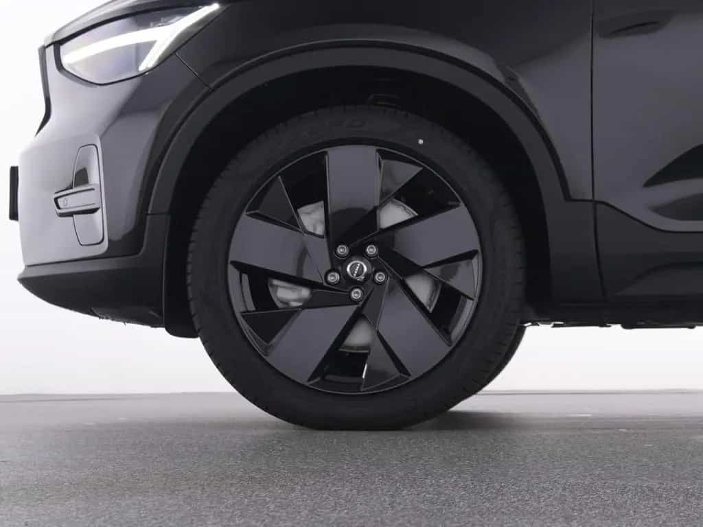 Volvo XC40 B3 Plus Black Edition+ 11/2025-photo-19