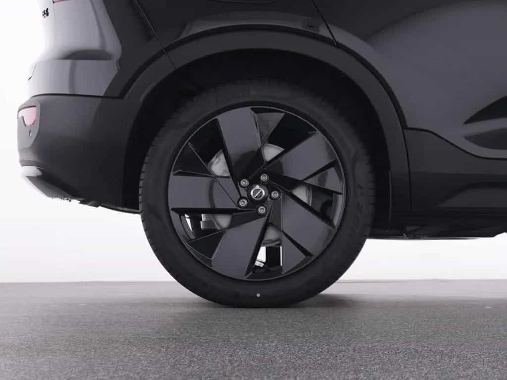 Volvo XC40 B3 Plus Black Edition+ 11/2025-photo-22