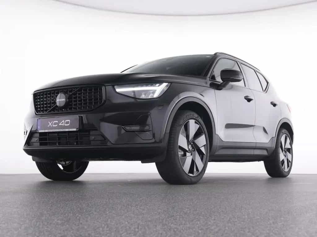 Volvo XC40 B3 Plus Black Edition+ 11/2025-photo-6