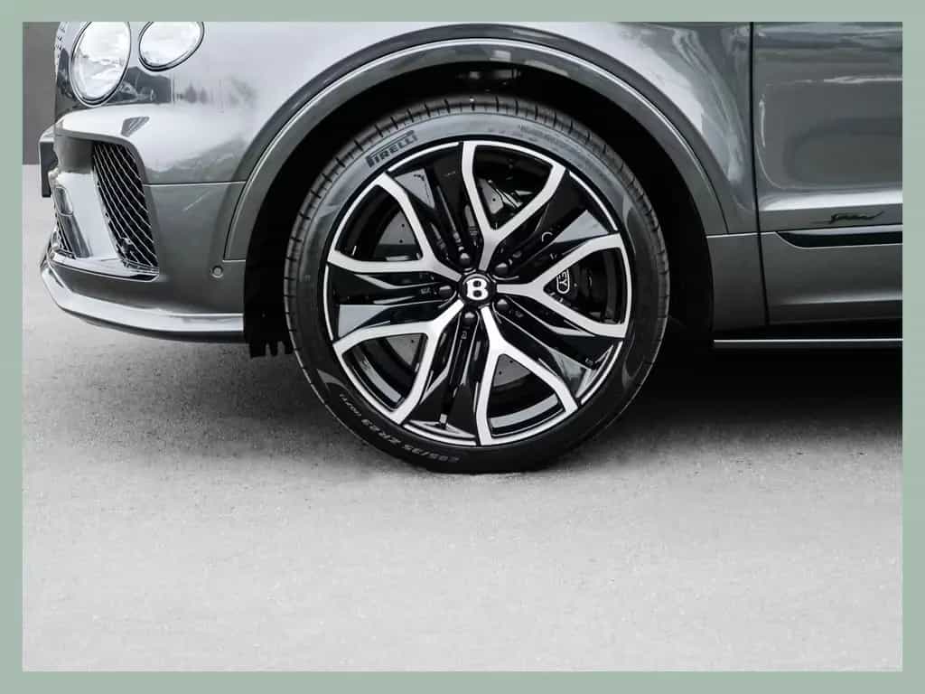 Bentley Bentayga Speed // BENTLEY DÜSSELDORF 12/2025-photo-5