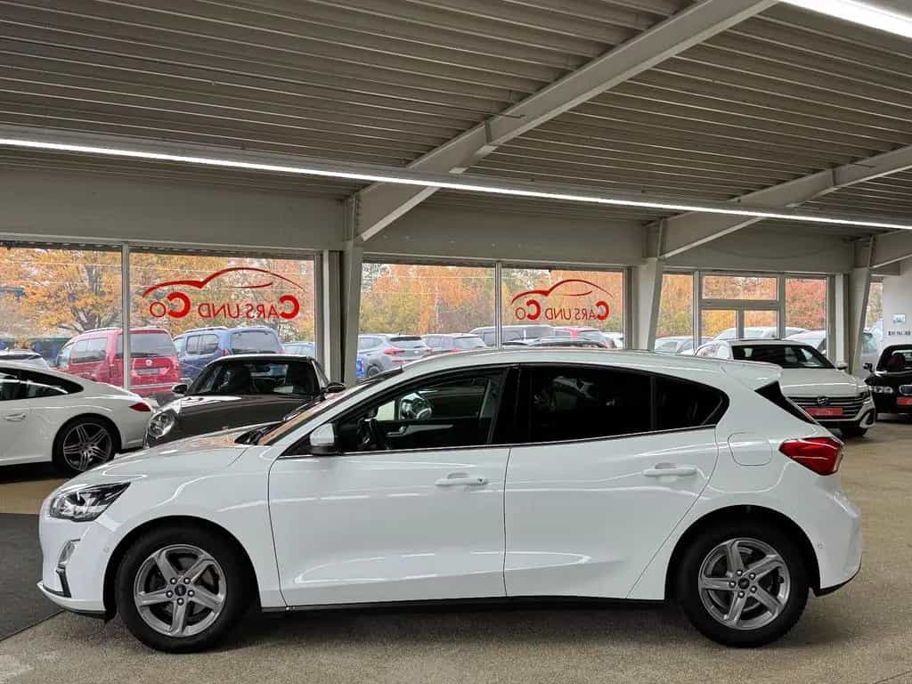 Ford Focus Lim. Cool & Connect ATG *SHZ*NAV*LED* 01/2020-photo-1